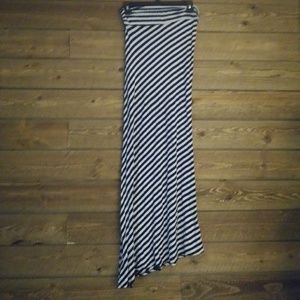 Monteau Los Angeles Maxi Skirt